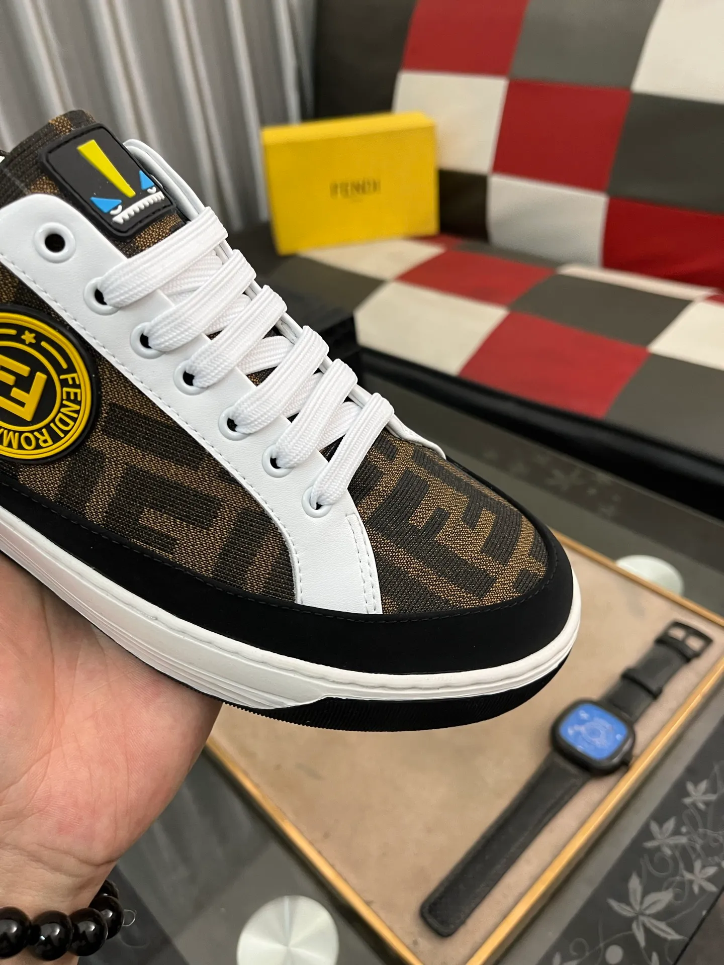 Men's Men's Shoes💰420⌚️⌚️[Fendi] Fendi's latest casual shoes for men! Available at counters simultaneously! Made entirely of imported top-grain calfskin, the interior is made of top-grain water-dyed cowhide, and the original factory-supplied rubber outsole. Leading new fashion concepts. Matching code: 38-442️⃣Colors available